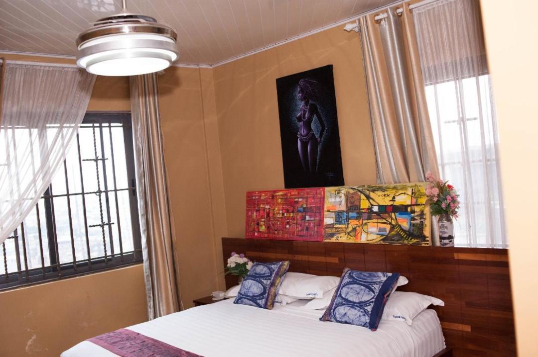 Triple Hill Hotel Weija Buitenkant foto