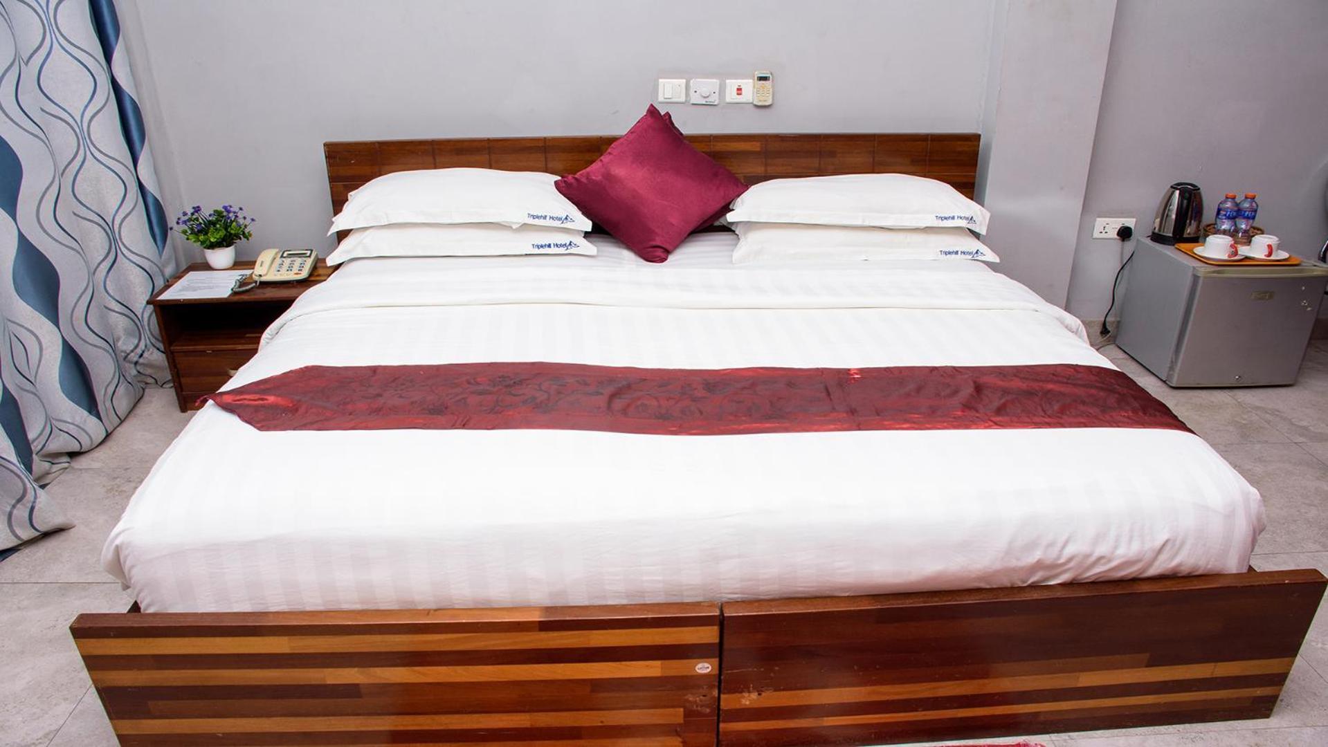 Triple Hill Hotel Weija Buitenkant foto