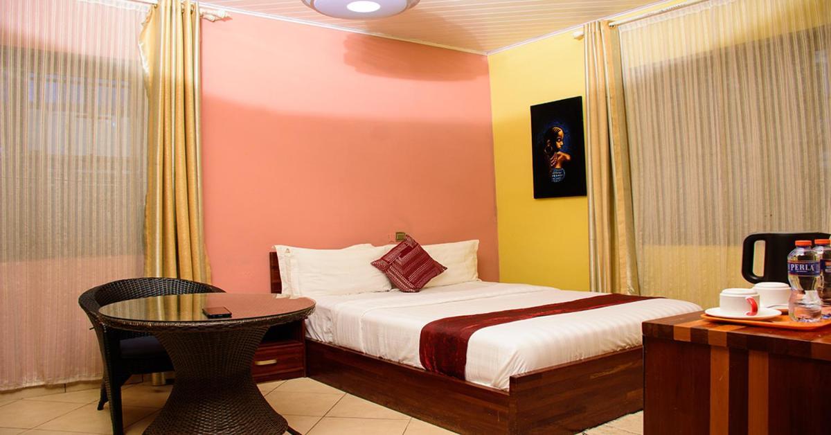 Triple Hill Hotel Weija Buitenkant foto