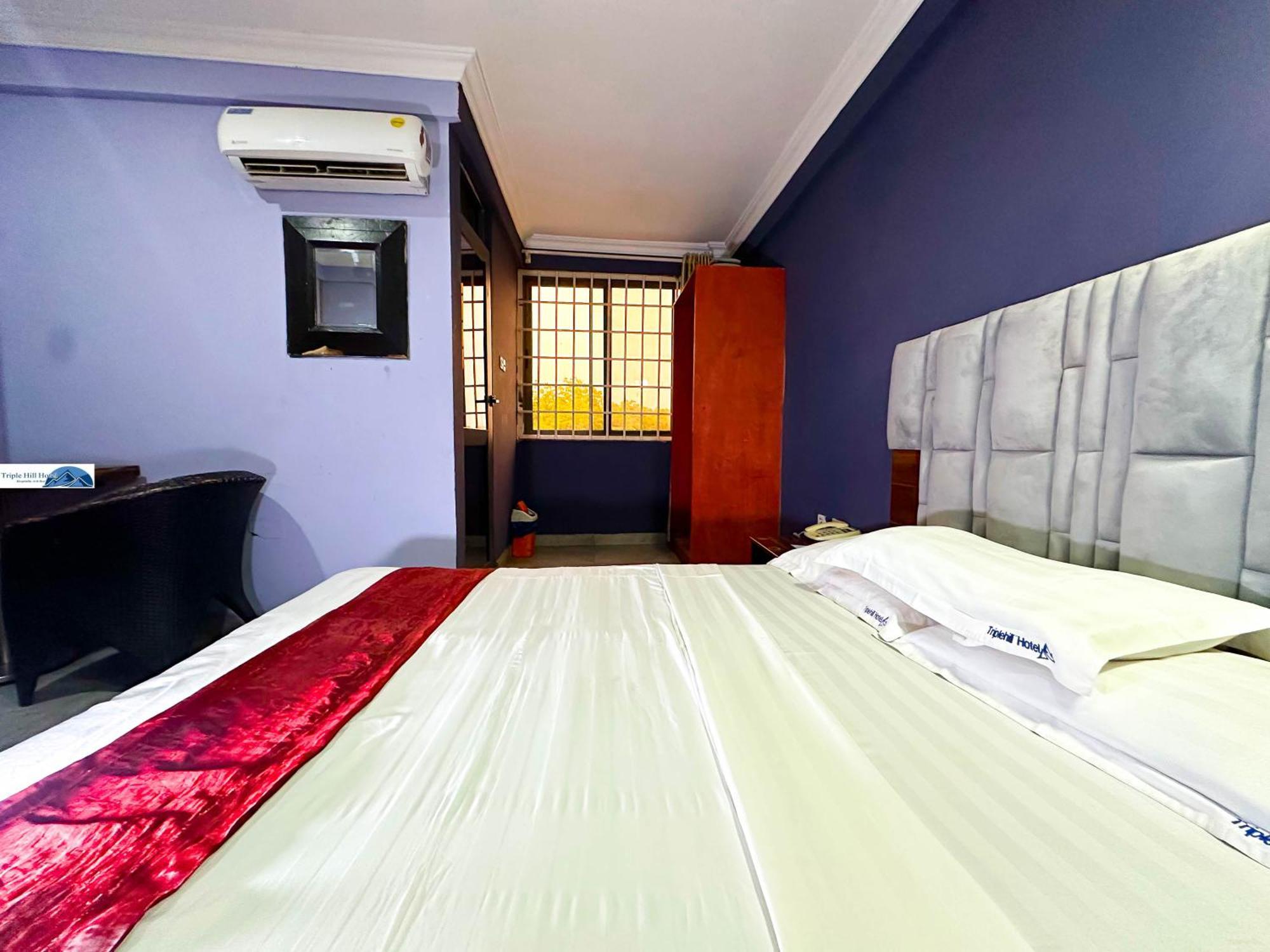 Triple Hill Hotel Weija Buitenkant foto