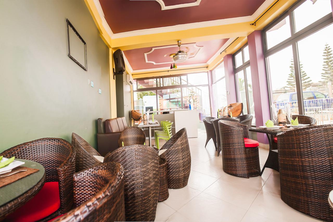 Triple Hill Hotel Weija Buitenkant foto